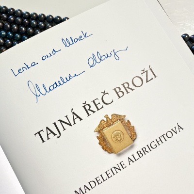 Věnování od Madeleine Albright