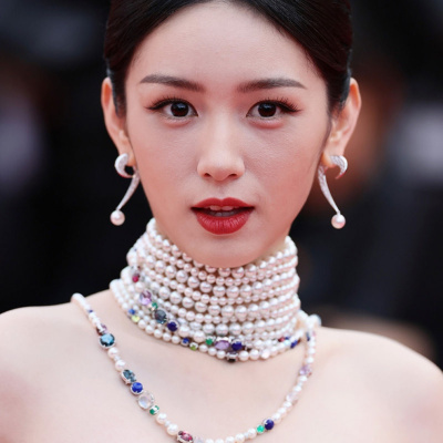 Náušnice od Boucheron na Cannes 2025