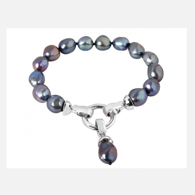 Pearl bracelet with removable pendant 2in1