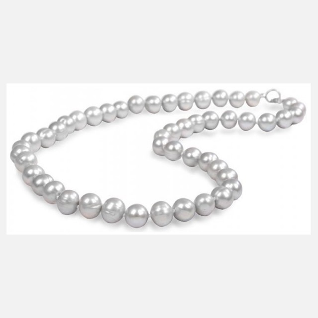 Grey pearl necklace