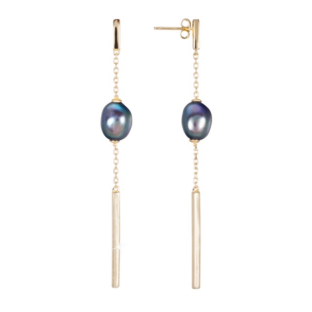 Youthful pearl earrings