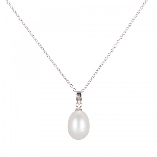 Pearl necklace with silver chain