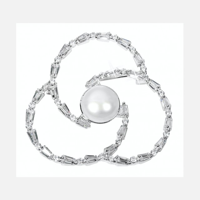 Glittering shamrock brooch with pearl