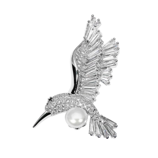 Gentle brooch hummingbird