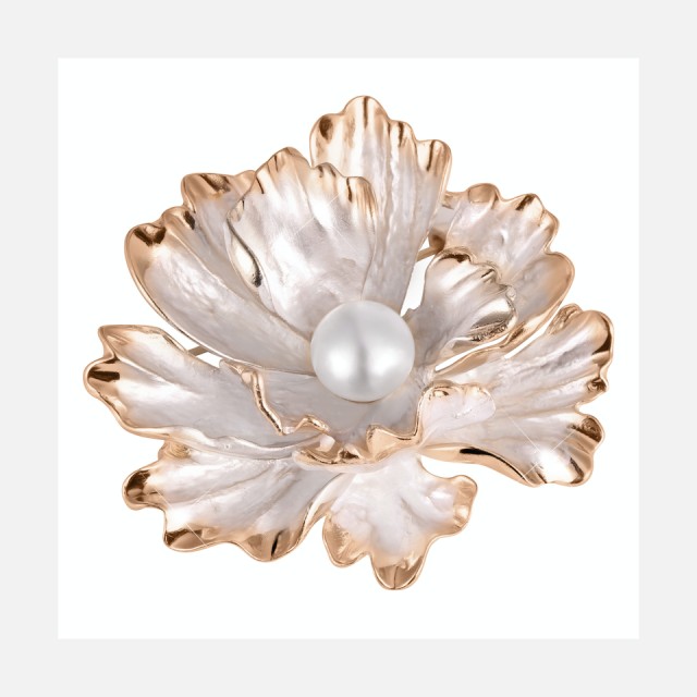 Brooch flower with real pearl