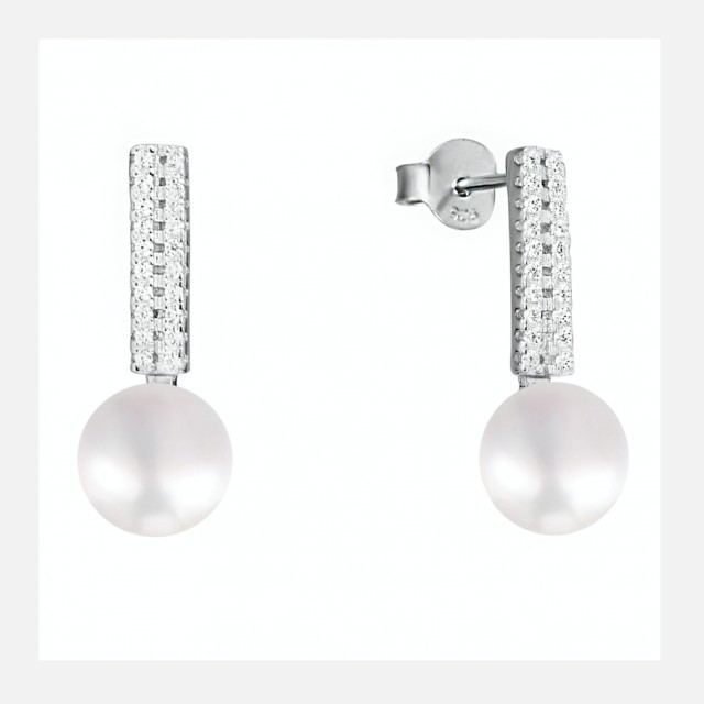 Glittering pearl earrings with zircons
