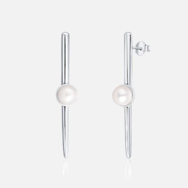Fashion pearl earrings