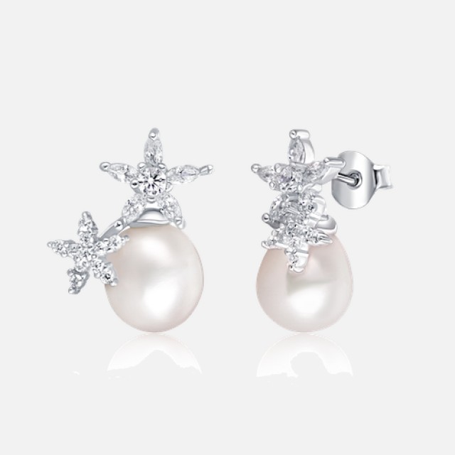 Romantic pearl earrings with crystals