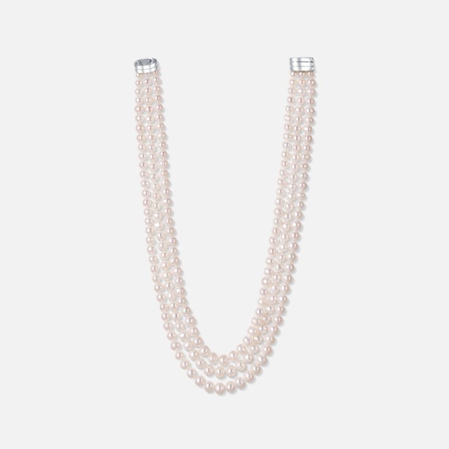 Třířadý perlový náhrdelník z bílých perel s magnetickým uzávěrem