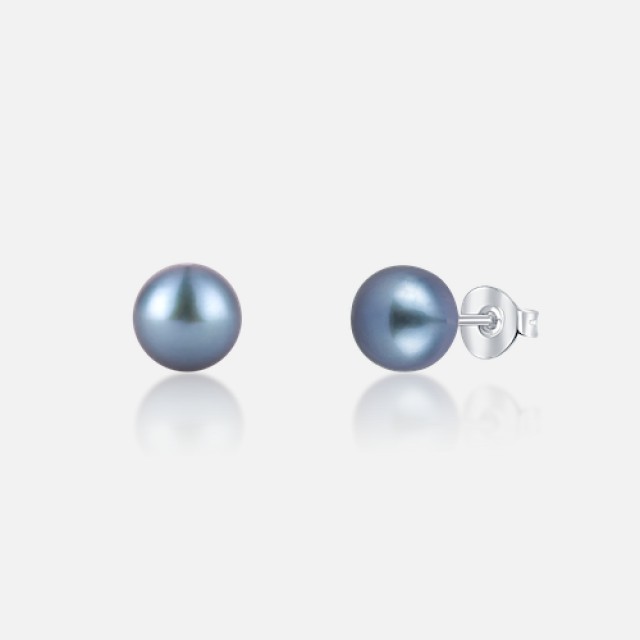 Pearl earrings with silver