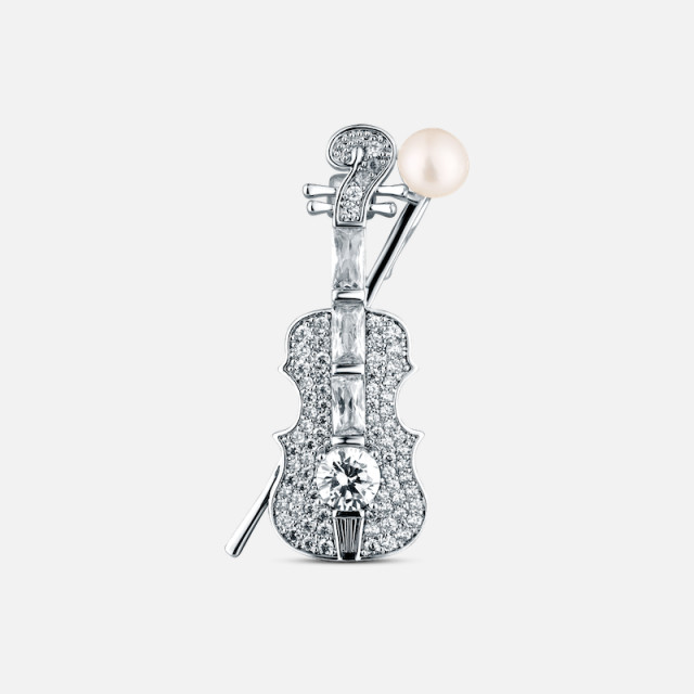 Perlová brož housle – hudba elegance